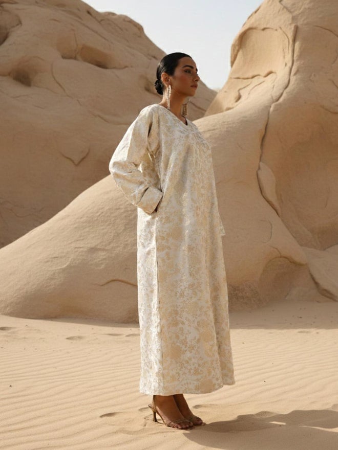 ISHIN White Relaxed Jacquard Abaya with Crinkled Hijab - Image 3